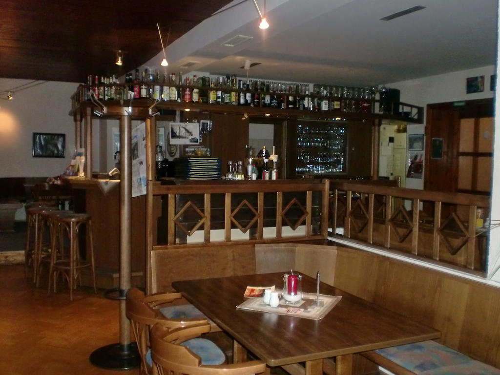 Hotel & Restaurant "Zum Firstenstein" Konigshain ภายนอก รูปภาพ